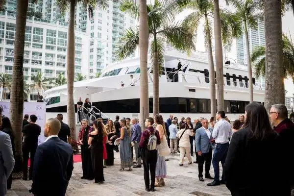 Biscayne Lady at Hyatt Regency Miami